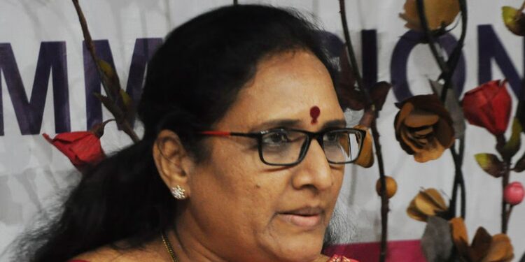 Vasireddy Padma criticizes YS Jagan at press meet
