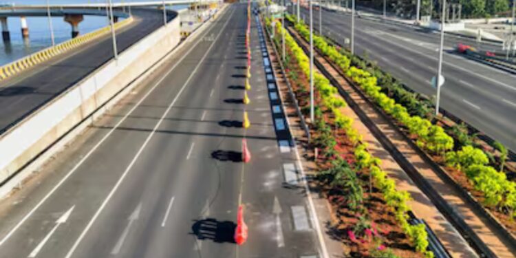 Musical road in Mumbai playing Jai Ho song
