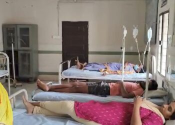 Health workers treating diarrhea patients in Srikakulam city Srikakulam diarrhea outbreak