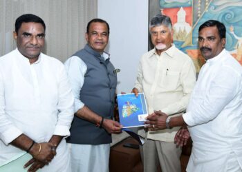Komatireddy Venkata Reddy Invites CM