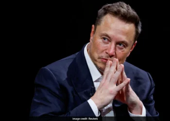 Elon Musk Makes History as World’s First $600 Billion Man