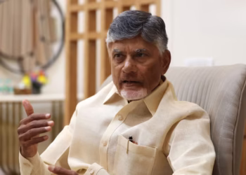 andhra pradesh cm chandrababu naidu visited the saras dwakra bazaar in guntur and praised madugula halwa made by dwakra women.