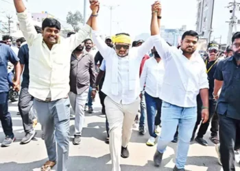 Bandla Ganesh offering prayers after completing 507 km Sankalpa Yatra at Tirumala Alipiri
