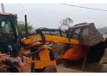 Authorities demolishing homes of poor families in Velugumatla, Khammam