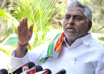 Congress leaders protest municipal ticket allocation in Jagtial